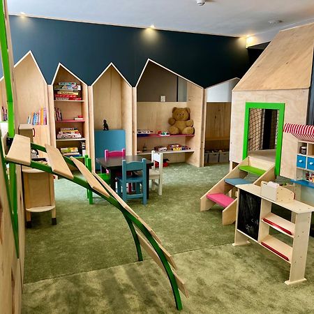 アルテ スパ&パーク ホテル ヴェリングラード エクステリア 写真 The Children's Museum of Oakville