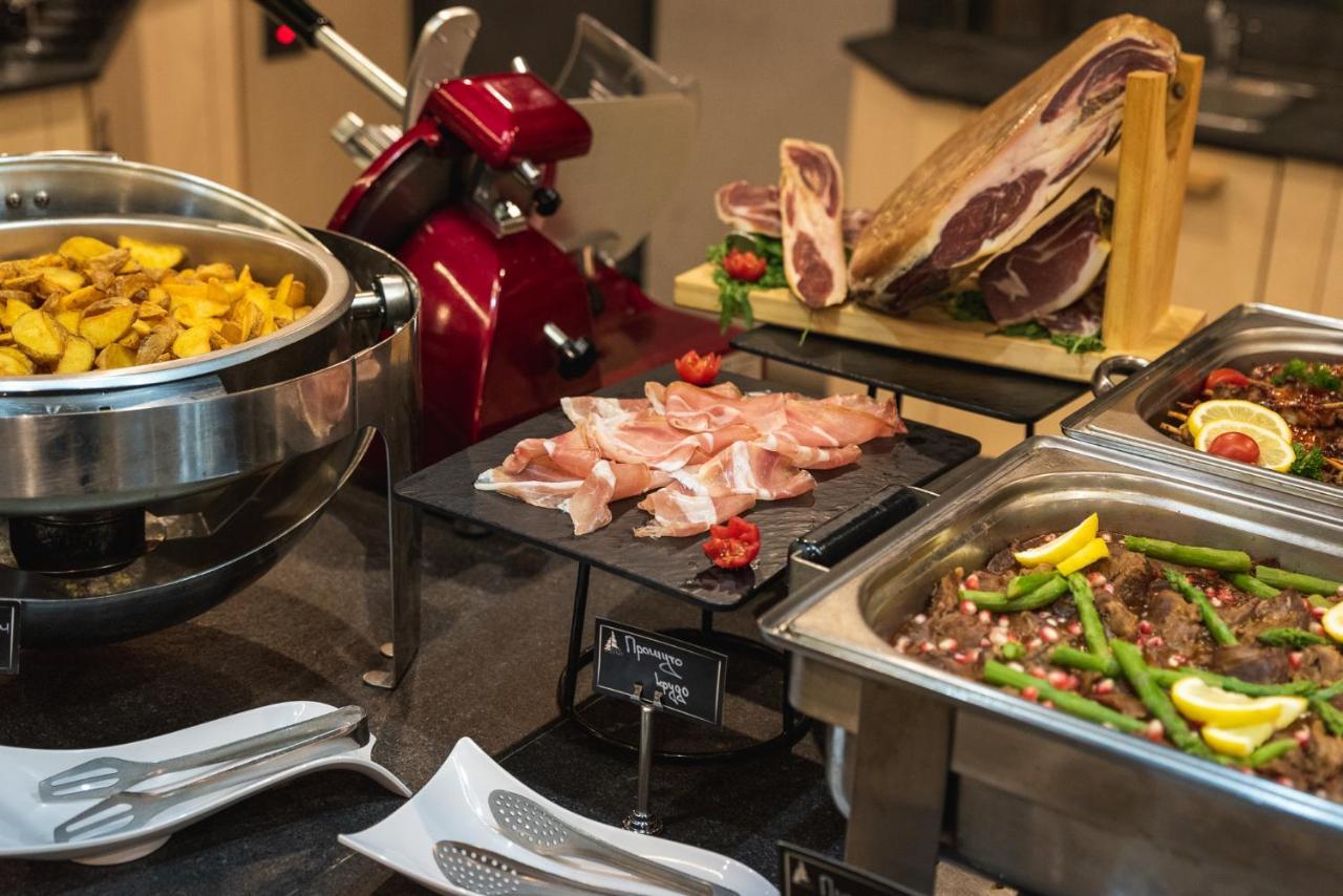 アルテ スパ&パーク ホテル ヴェリングラード エクステリア 写真 A chafing dish