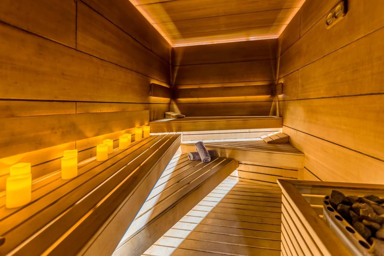 アルテ スパ&パーク ホテル ヴェリングラード エクステリア 写真 The interior of the staircase