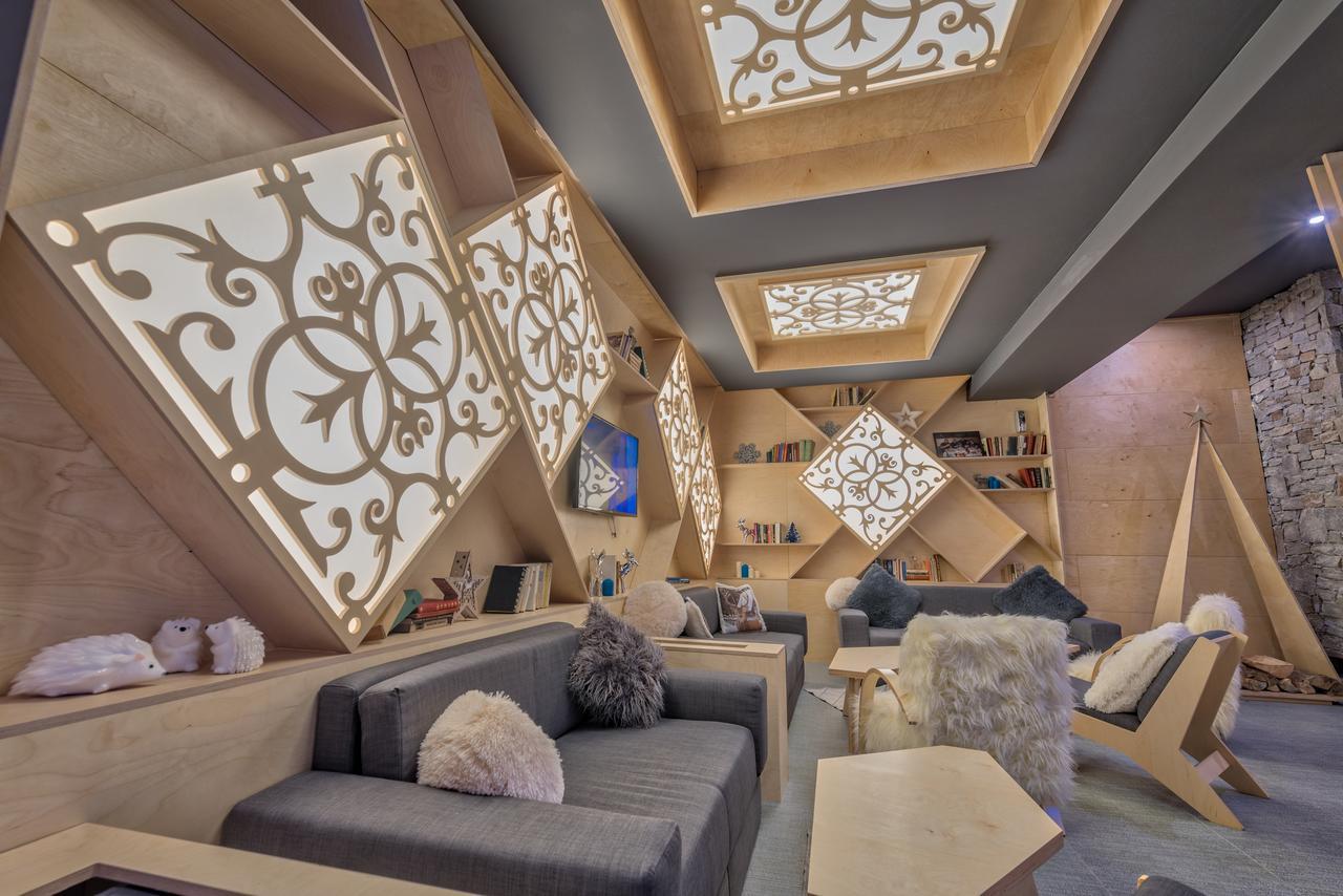 アルテ スパ&パーク ホテル ヴェリングラード エクステリア 写真 The interior of the lounge